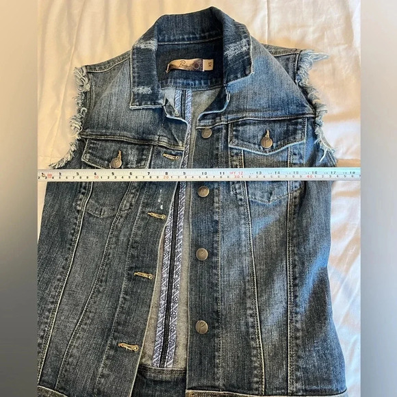 PAIGE JEAN VEST, distressed blue, size extra  small - Picture 11 of 12